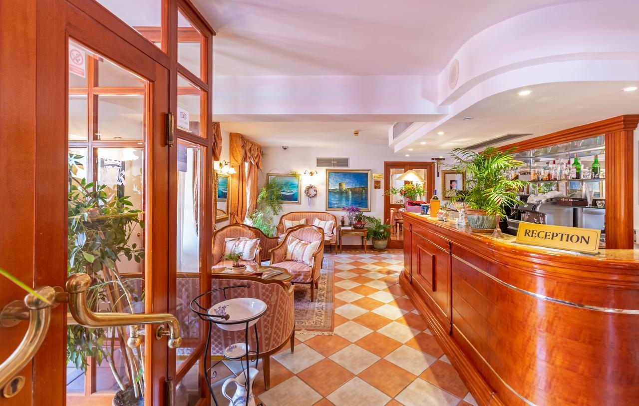 סטון Hotel Ostrea מראה חיצוני תמונה