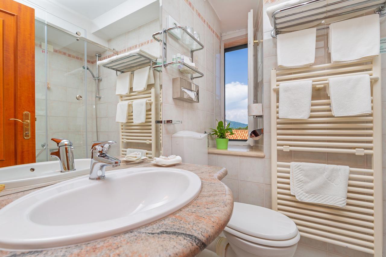 סטון Hotel Ostrea מראה חיצוני תמונה