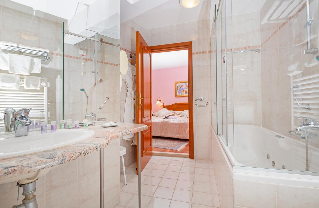 סטון Hotel Ostrea מראה חיצוני תמונה
